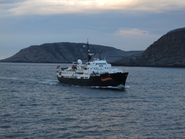 Hurtigruten_2015-06-23_00-40-1